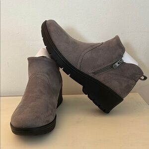 Bzees Bliss Grey Wedge Ankle Bootie- Machine washable women’s size 10 Wide